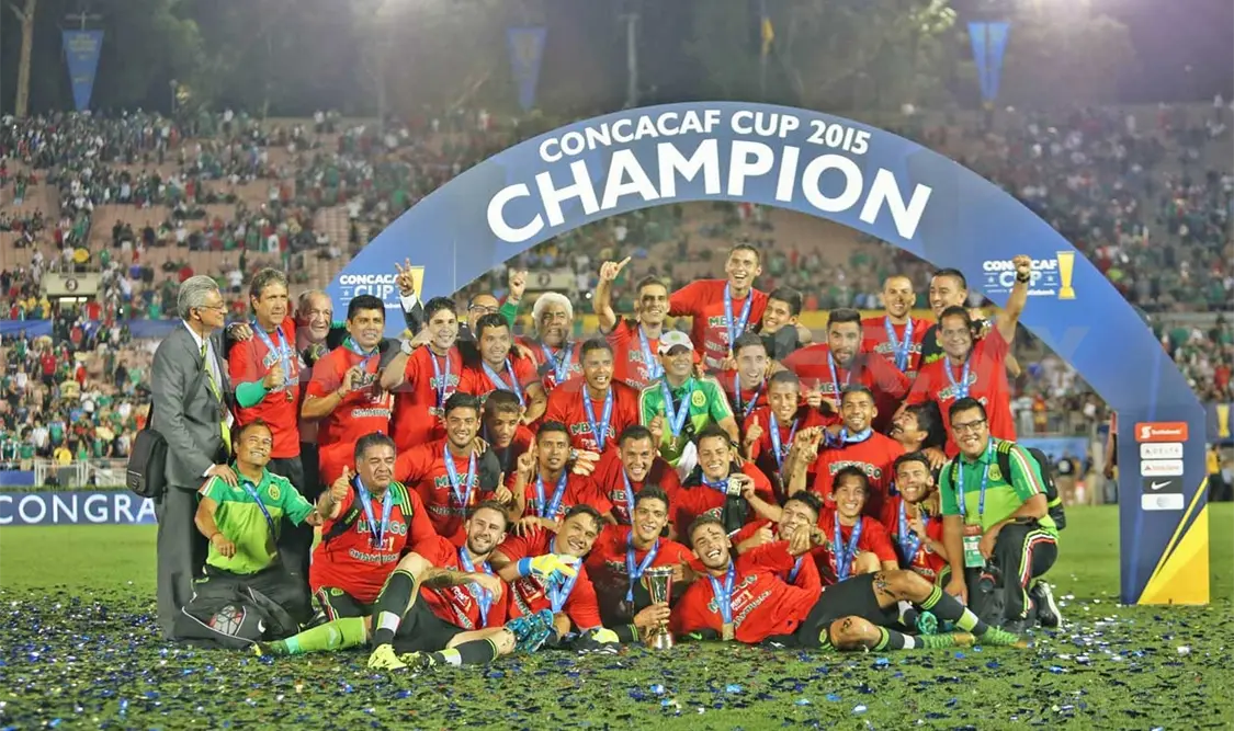 Peña Nieto felicita a piloto y selección