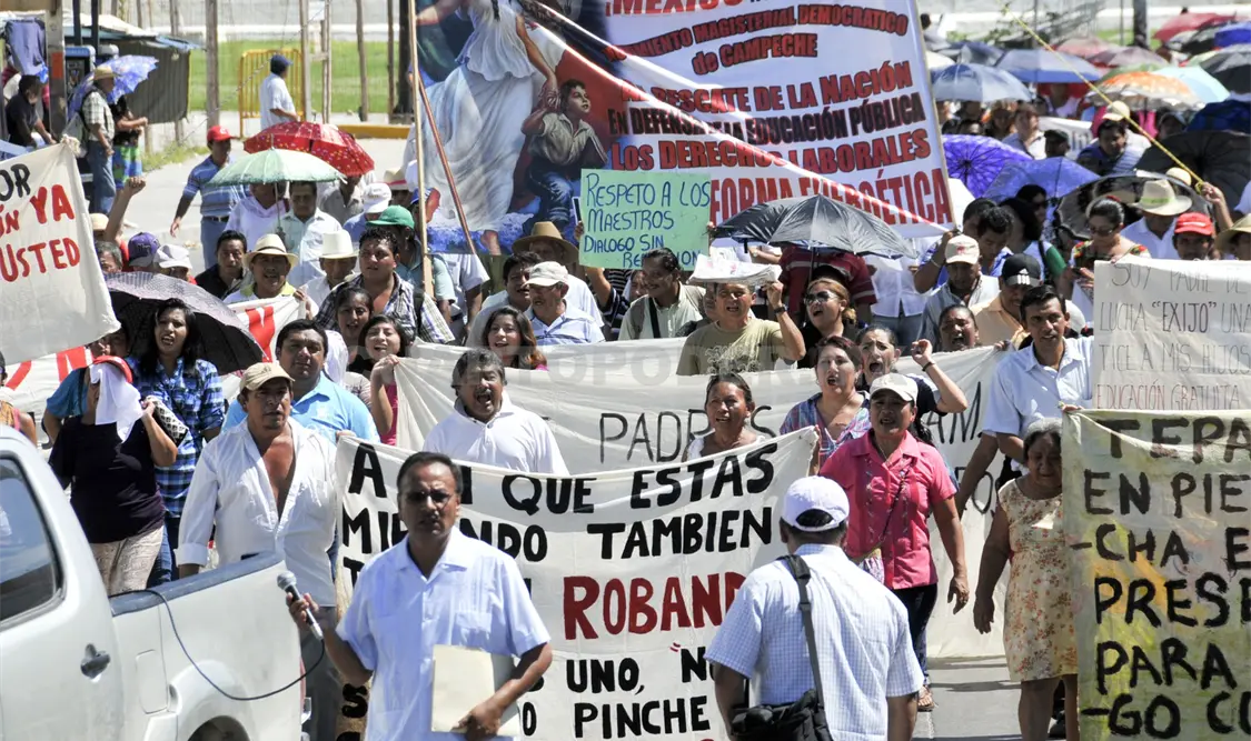 En la marcha del pasado 2 de octubre faltaron 53 mil docentes, mientras que el 12 fueron 55 mil / Agencias