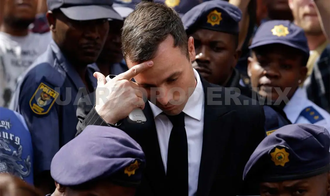 Atleta Oscar Pistorius en arresto domiciliario