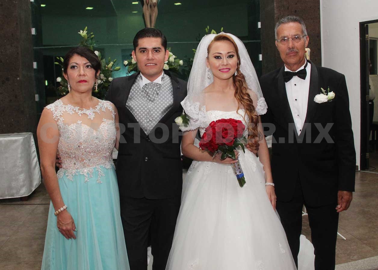Mariana y Claudio se unen en matrimonio