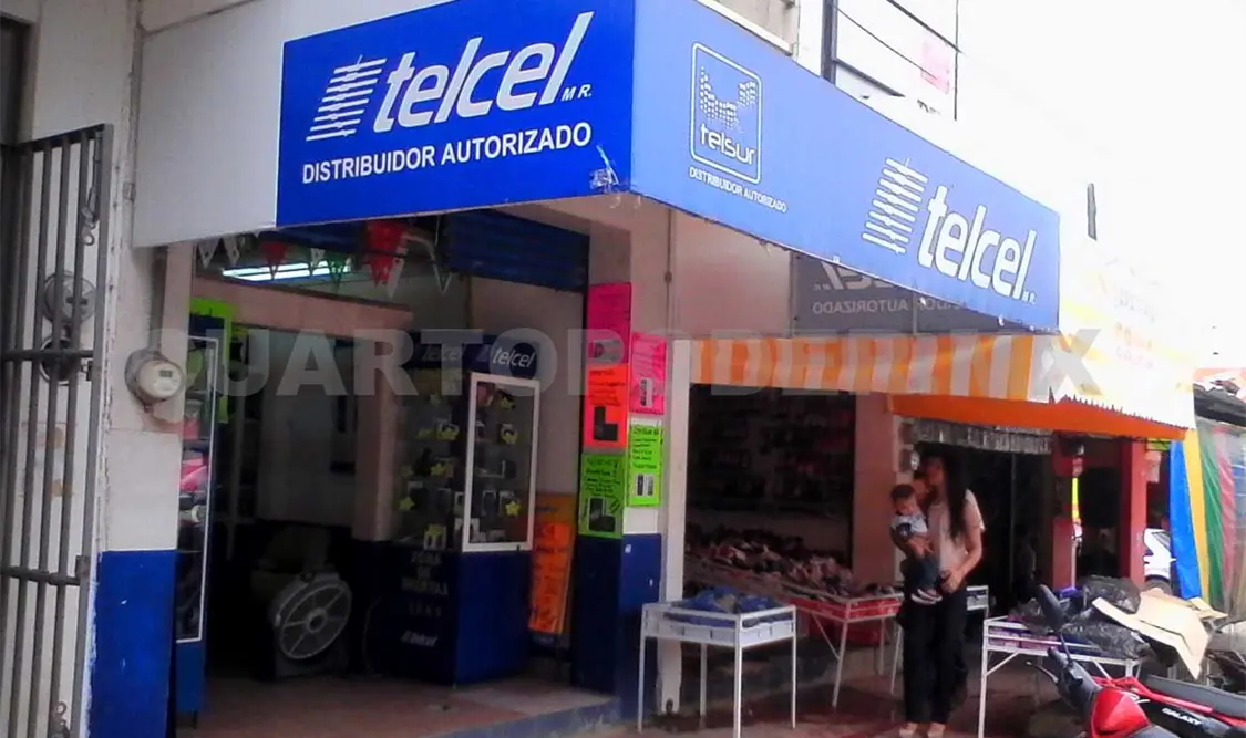 Asaltan centro de telefonía celular