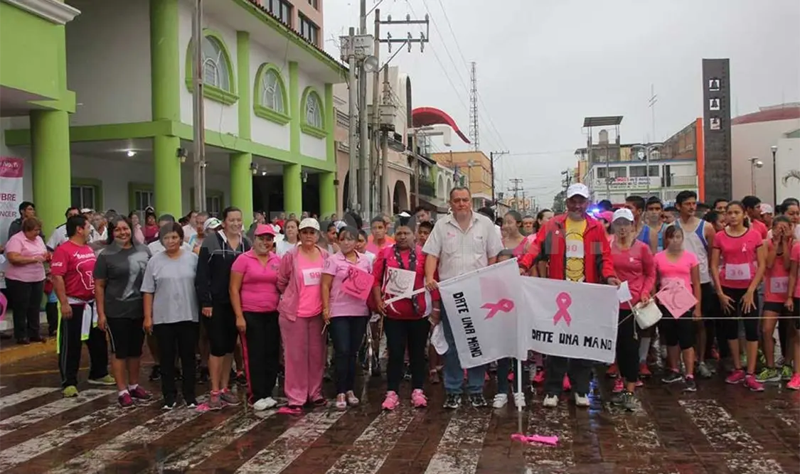 Realizan carrera pedestre contra el cáncer de mama