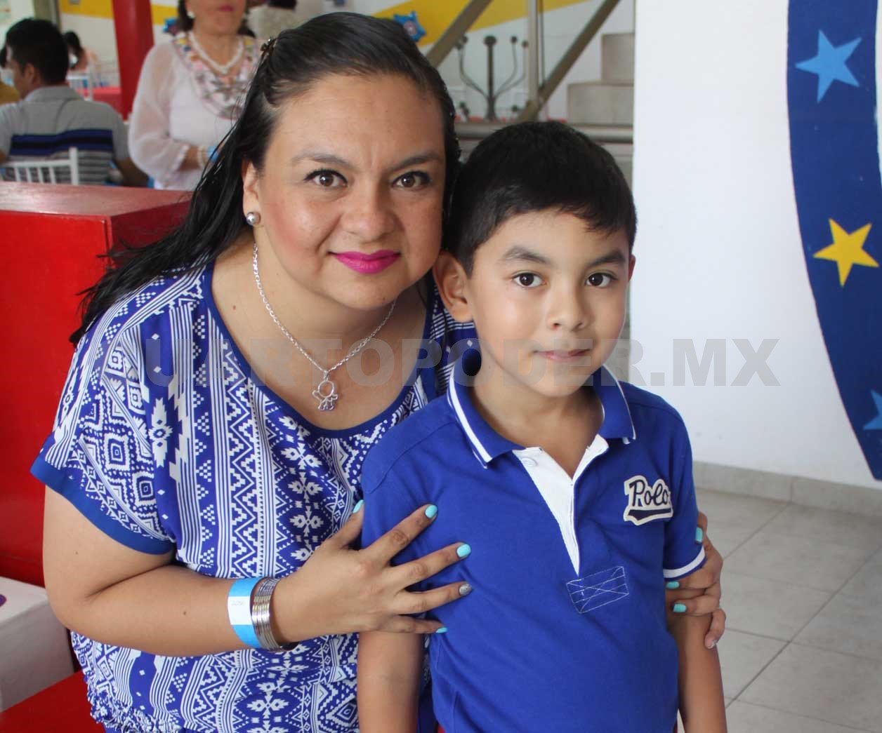 Divertida fiesta para César