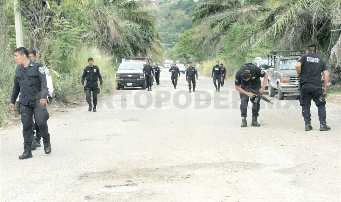 Policías “peinan” zona en busca de delincuentes