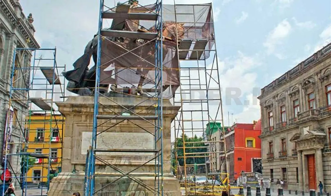 Así se encontraba la estatua antes de ser dañada. Agencias