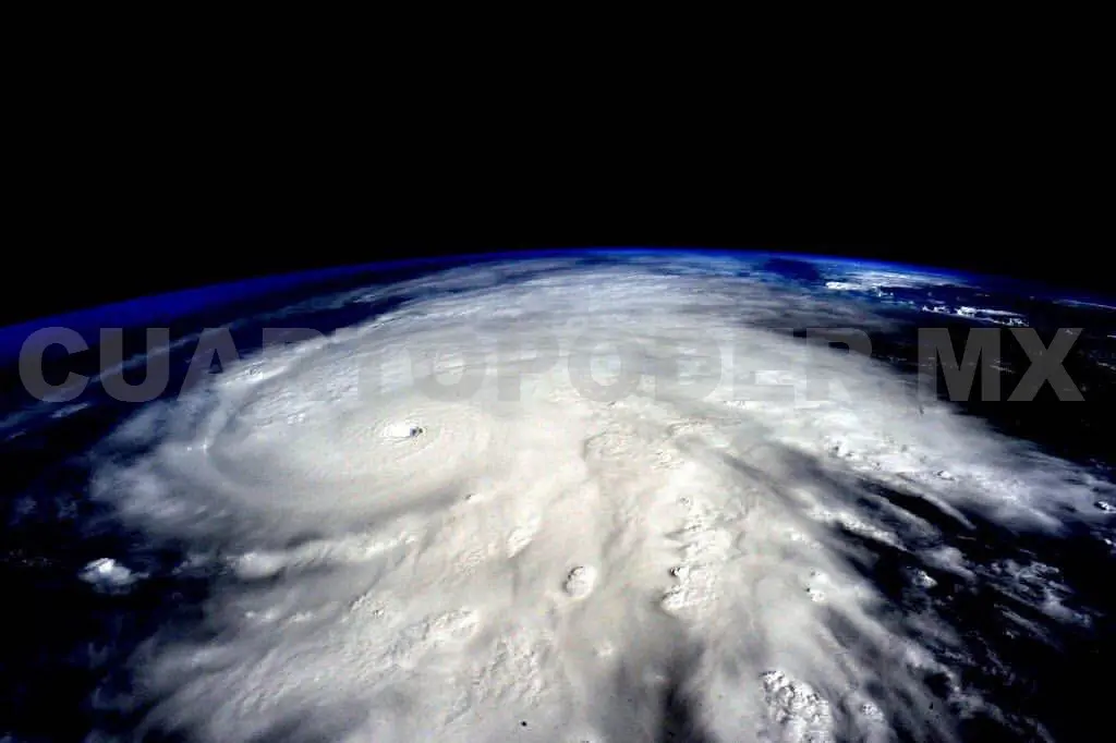 Así se ve el huracán Patricia desde el espacio, imagen proporcionada por la NASA.