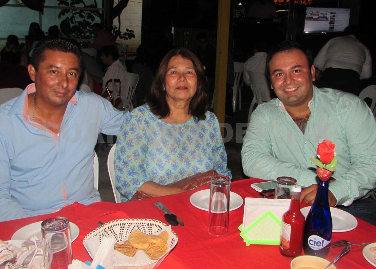 Luvia celebró acompañada por su familia