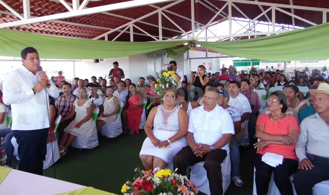 Ceremonia encabezada por el presidente municipal Herminio Valdéz. CP