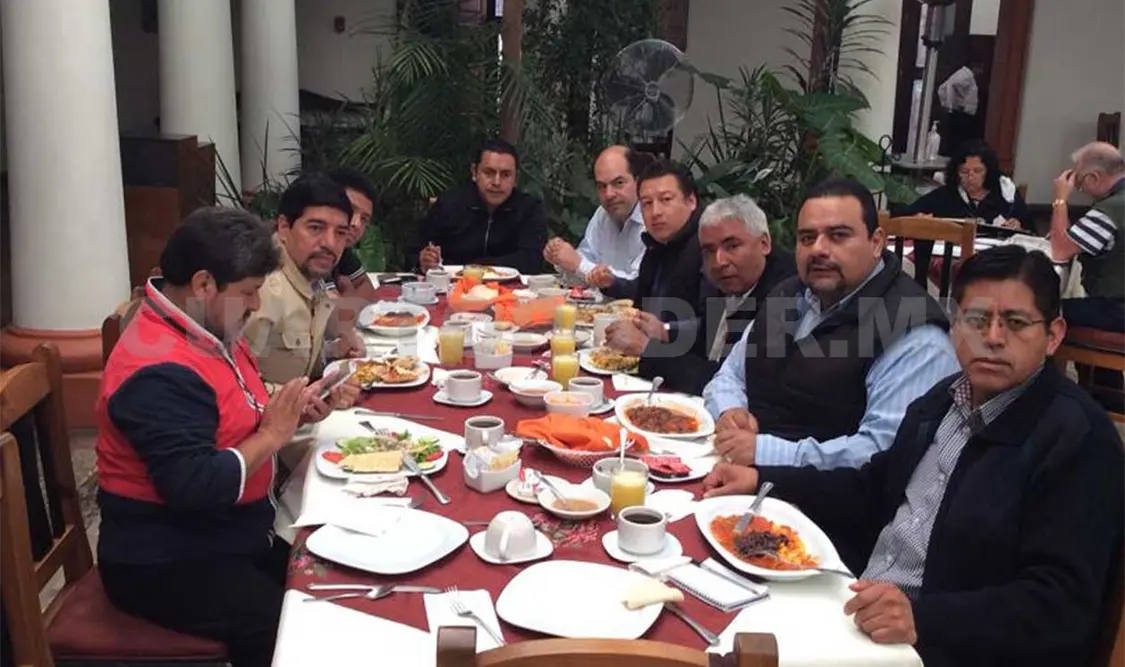 En reunión acordaron que se cubrirá el pago atrasado a los excolaboradores. CP