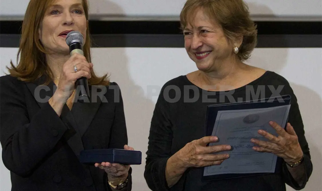 Morelia entrega galardón a Isabelle Huppert