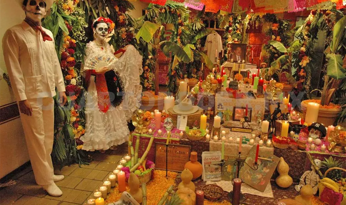 Fotografía de un altar de Día de Muertos. Agencias