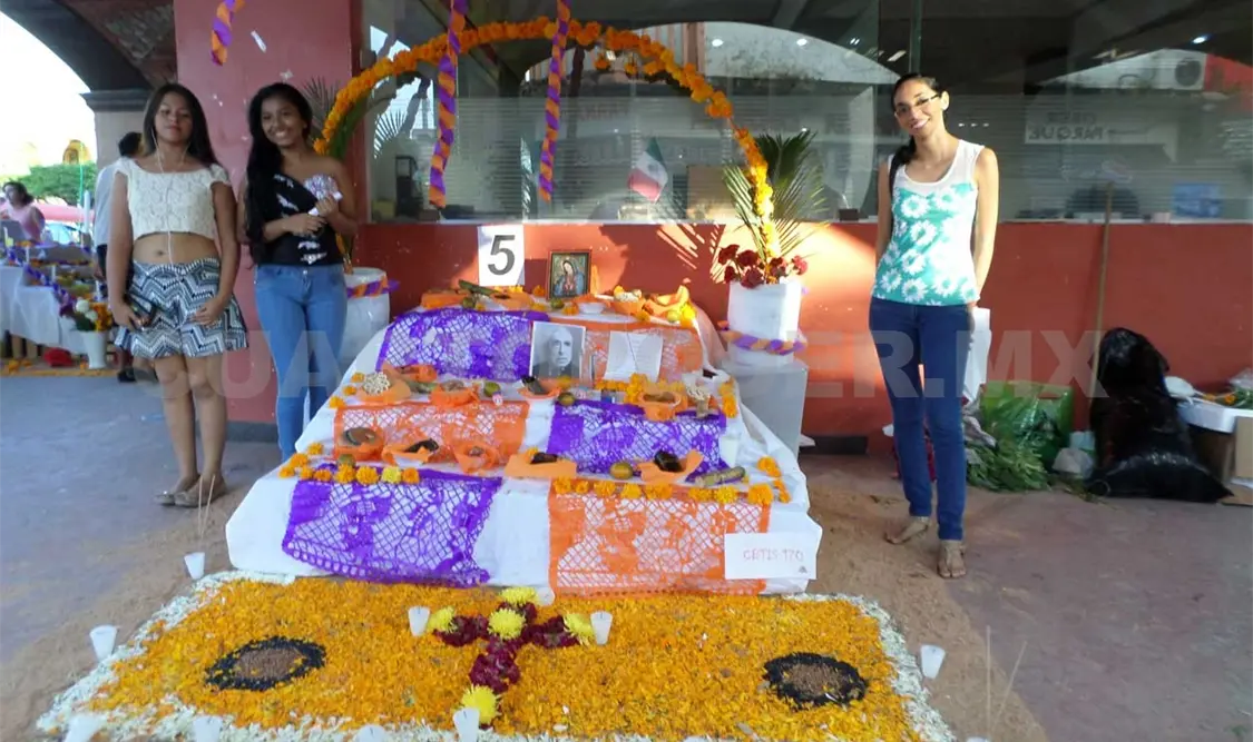Telebachillerato gana concurso de altares