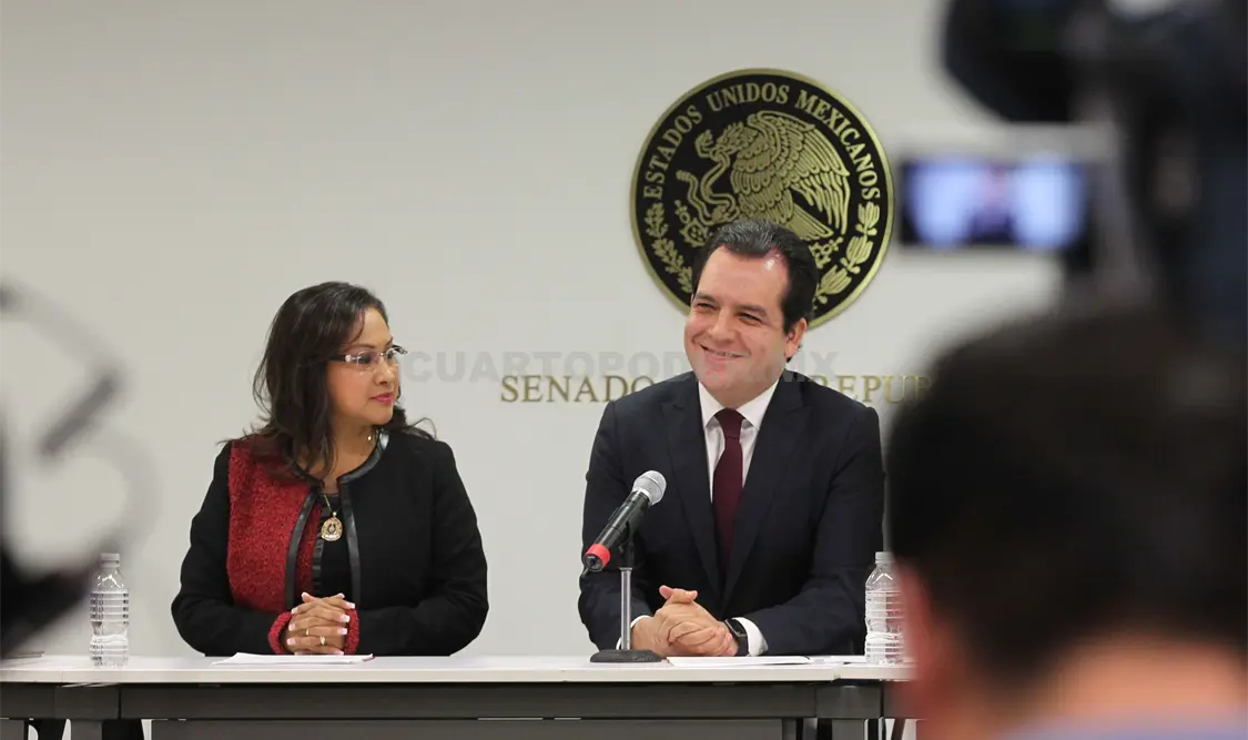 Explicó que con Albores Gleason dijo que con la designación se envía un mensaje positivo a la nación, de reconocer a los empresarios, a los emprendedores que son generadores de riqueza y empleos. / Cortesía