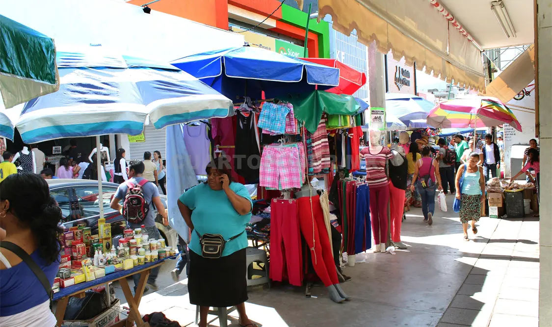 Cifras podría ir de los 3 mil a más de 7 mil los ambulantes en Tuxtla * Alejandro Aguilar