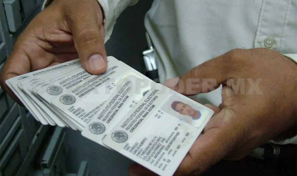 Sentencian a funcionario
