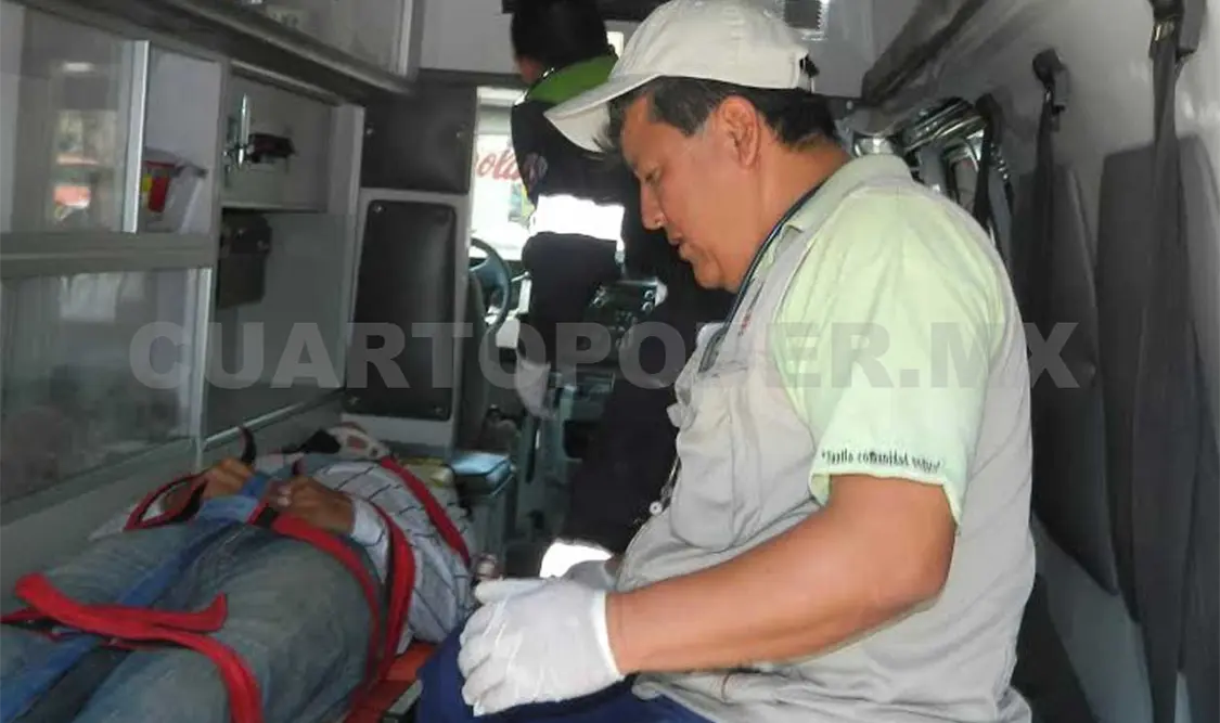 El joven fracturado fue llevado de urgencias al IMSS 5 de Mayo. A. Alegría / CP