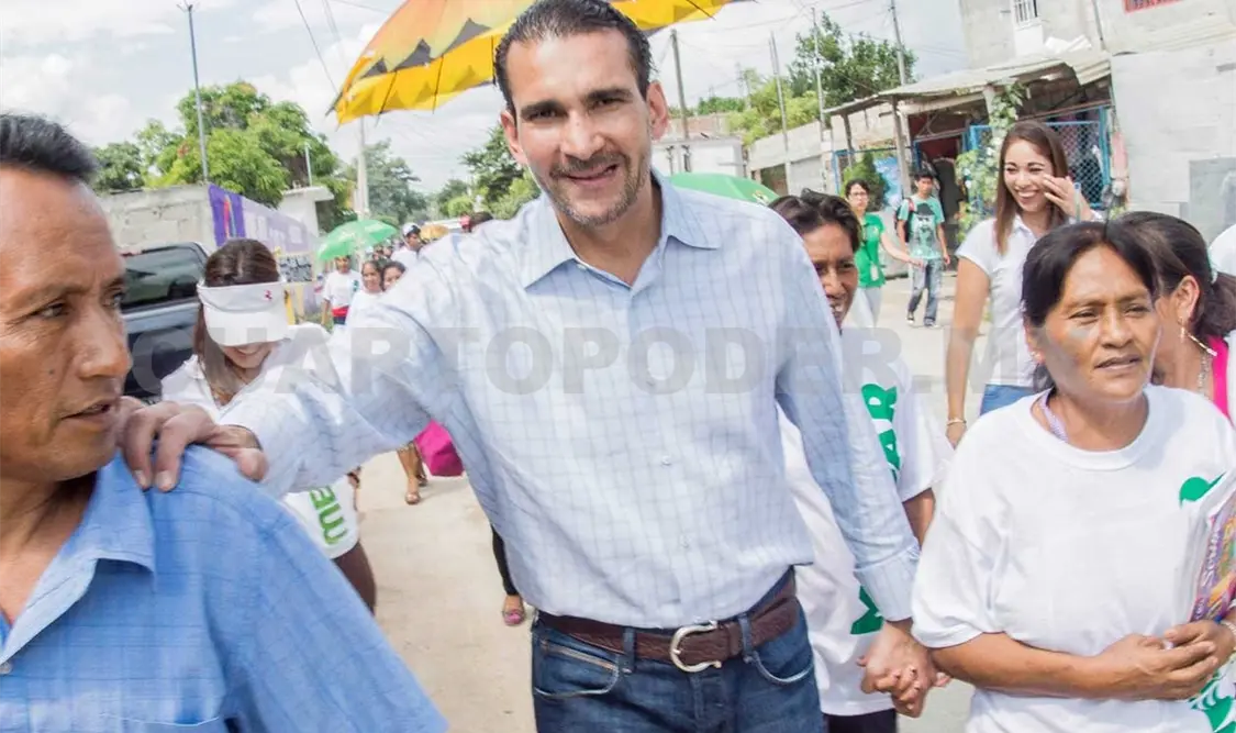 Armando Melgar visita Pluma de Oro