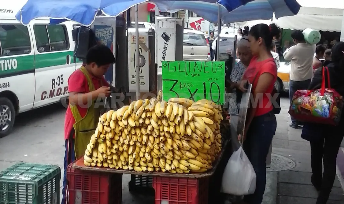 Ayuntamiento tuxtleco y el comercio organizado esperan que prospere la reubicación de informales. Sergio Granda, CP