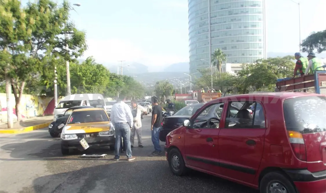 Terrible “hora pico” por carambola