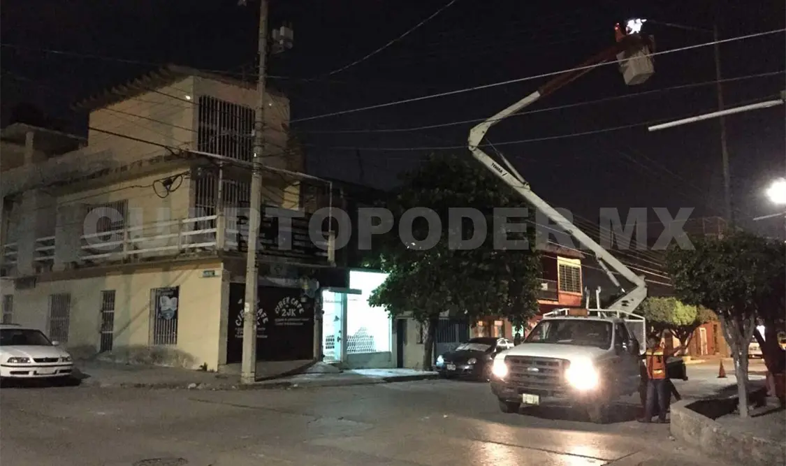 Habilitan luminarias en el barrio Colón
