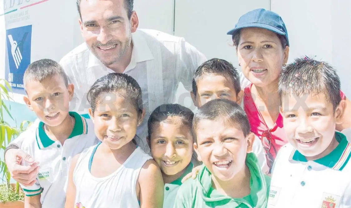 Melgar gestiona entrega de aulas en la Costa