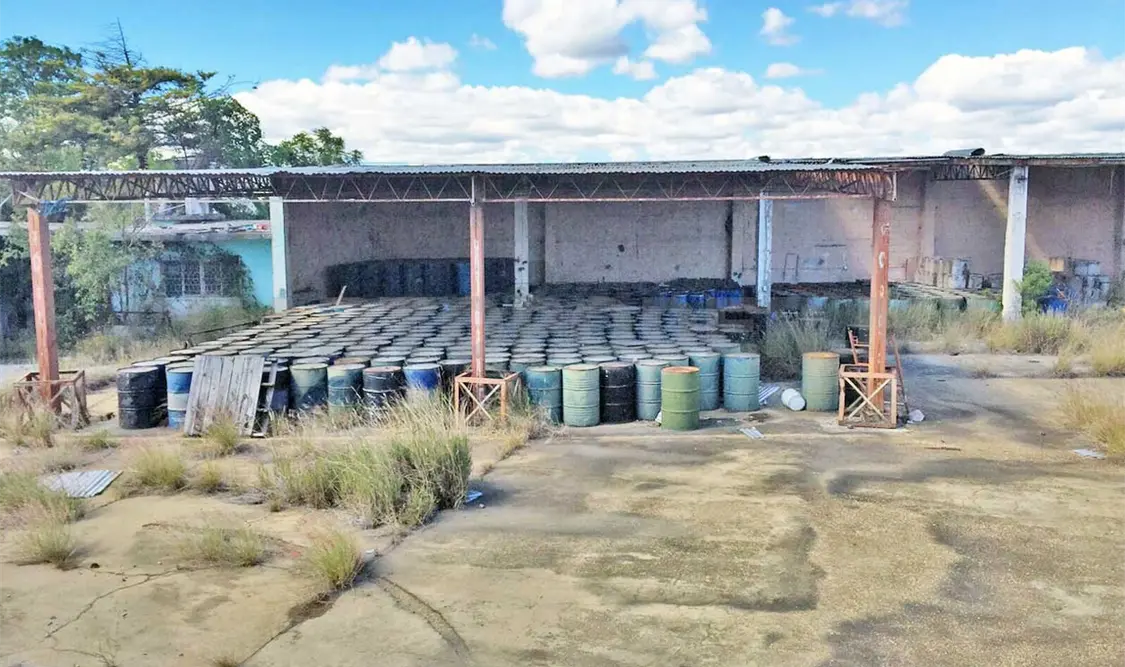 Decomisa PGJE más de mil tambos de precursores