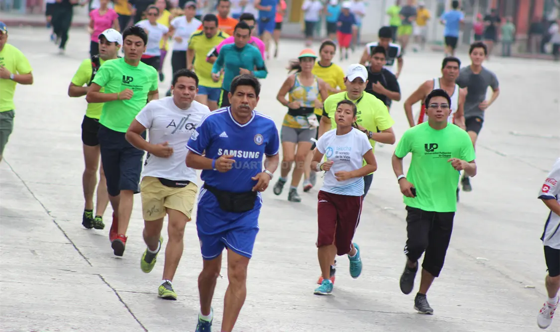 Alrededor de 700 atletas cumplieron con el recorrido de 6 kilómetros que arrancó a las 8:00 de la mañana de este domingo en las instalaciones del Conalep. Guillermo Ramos / CP