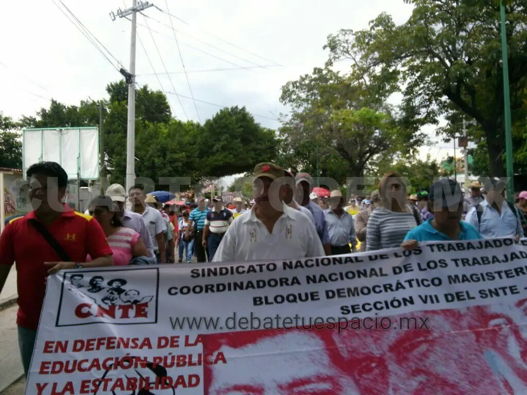 Empresarios repudian el plantón magisterial en estos días de reactivación de la economía nacional Buen Fin. CP