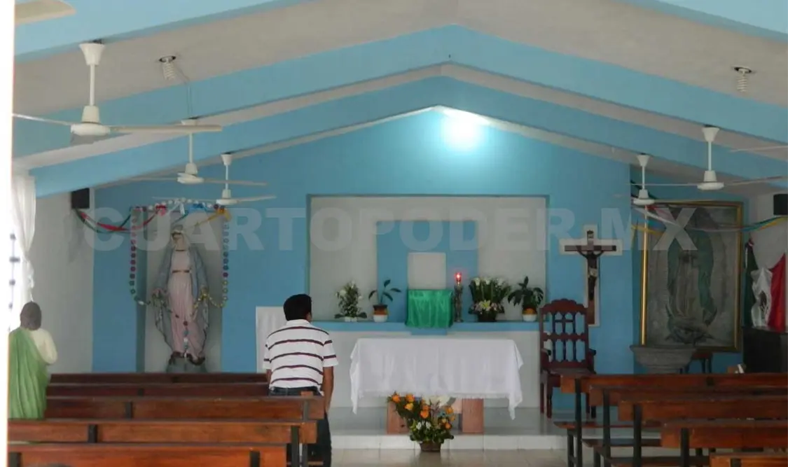 Roban sagrario en iglesia de Real del Bosque