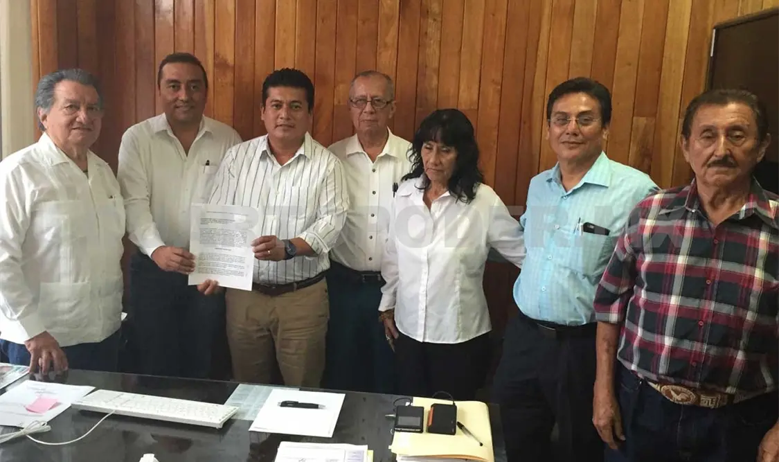 Integrantes del Consejo Estatal Conmemorativo del Bicentenario del Natalicio de Ángel Albino Corzo. Cortesía