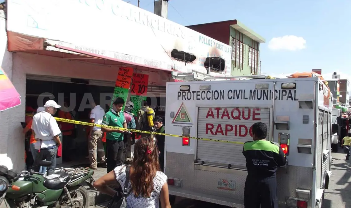 Empleado quemado en pollería
