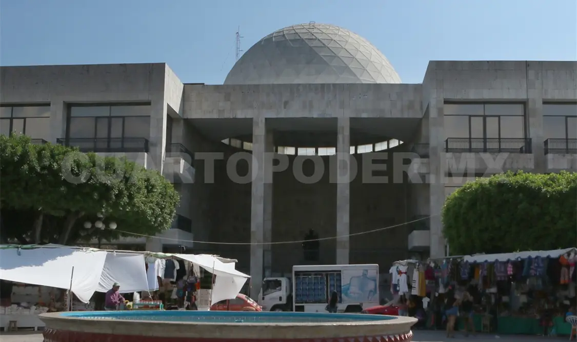 Aspecto del Congreso del estado. A. L. M. / CP