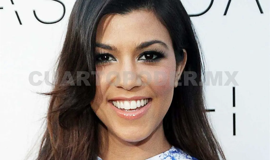 Kourtney Kardashian se desnuda en reality