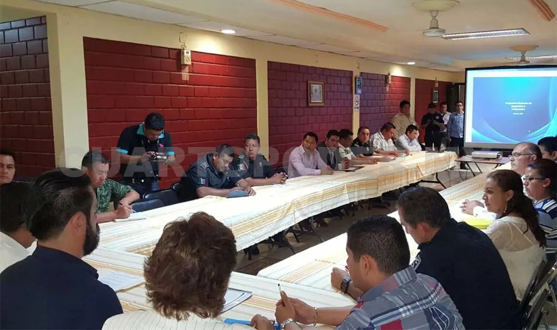En la reunión participaron funcionarios municipales y autoridades de la Procuraduría. CP