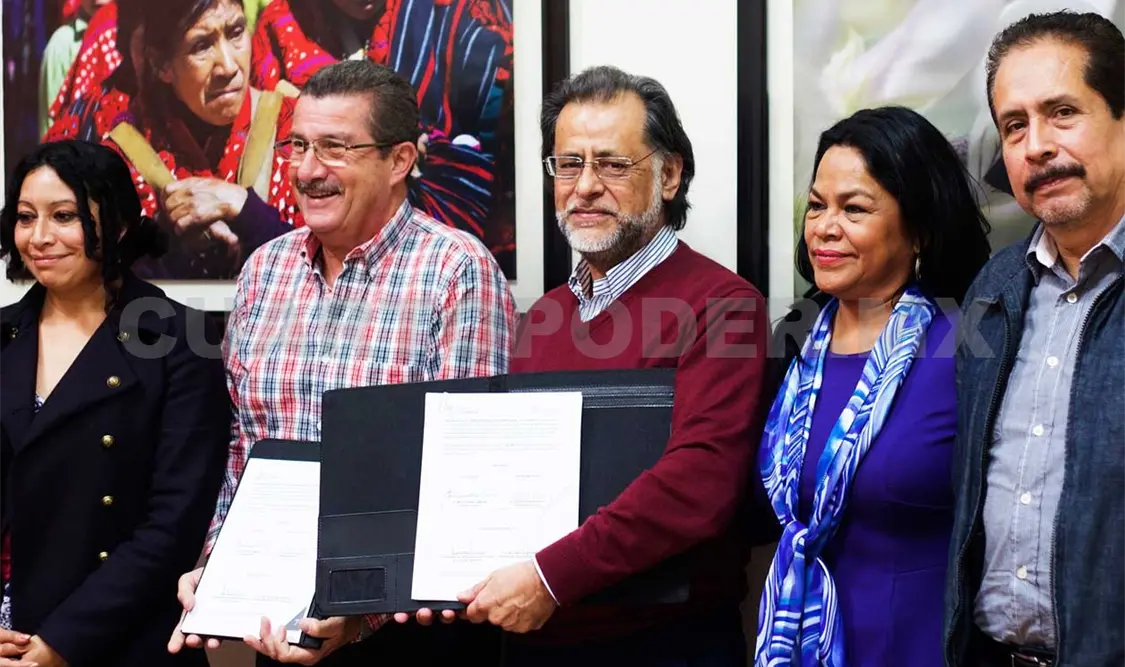 Firman convenio en desarrollo social