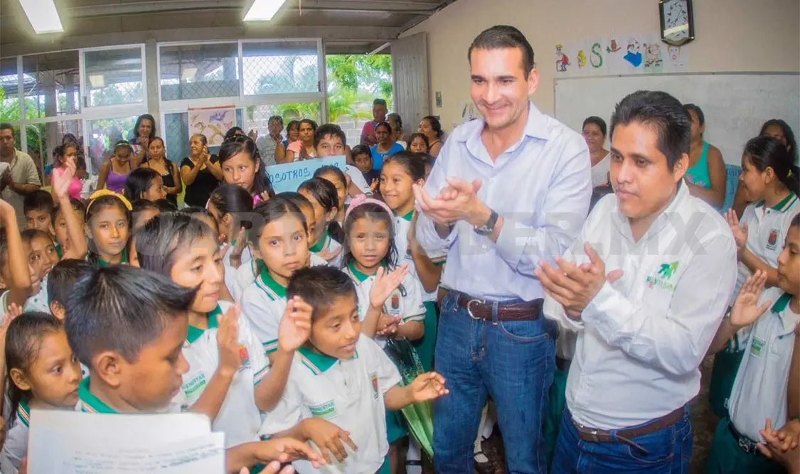 Entregan 6 aulas en zona alta de Tapachula