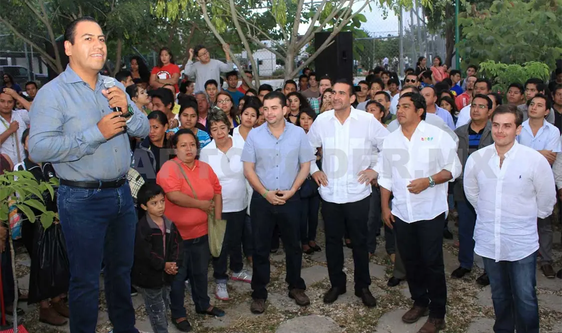 Eduardo Ramírez y Armando Melgar participaron en actividades de limpieza. CP