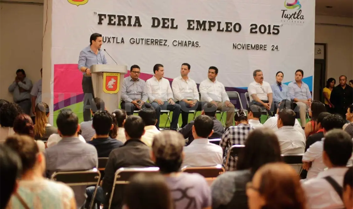 Más de 70 empresas se congregaron en la Feria del Empleo en Tuxtla. Guillermo Ramos / CP