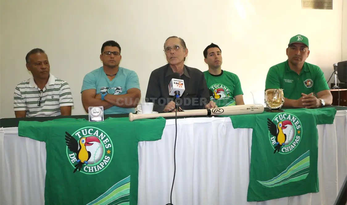 Con mucho entusiasmo la directiva del equipo Tucanes presentó su róster para la Temporada 2015. Guillermo Ramos / CP