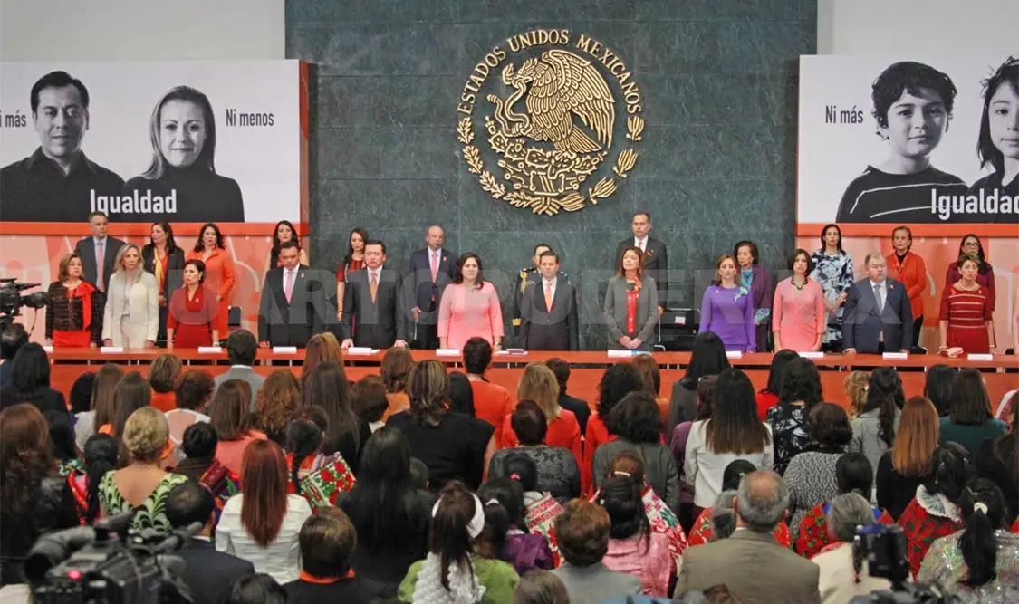 El presidente Peña Nieto encabezó la ceremonia por el Día Internacional de la Eliminación de la Violencia contra la Mujer. Notimex
