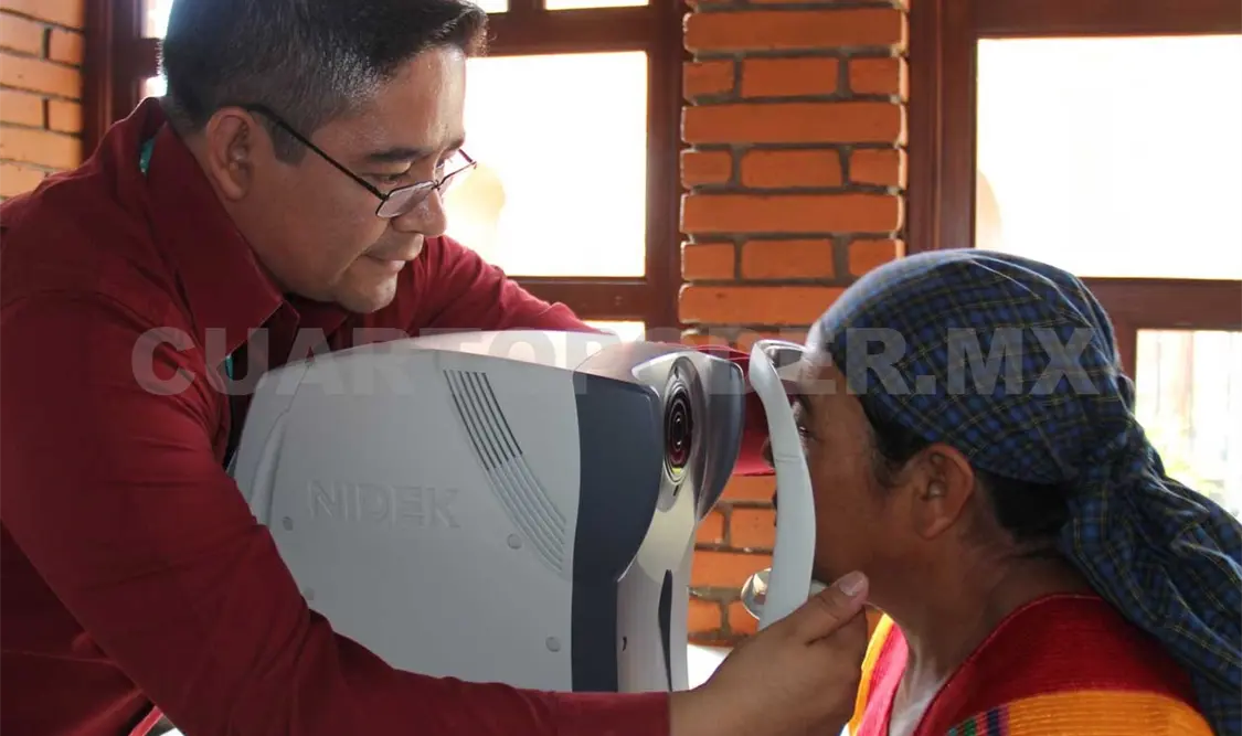 Más de 200 artesanos recibieron lentes que les facilitarán desempeñar sus labores. Cortesía