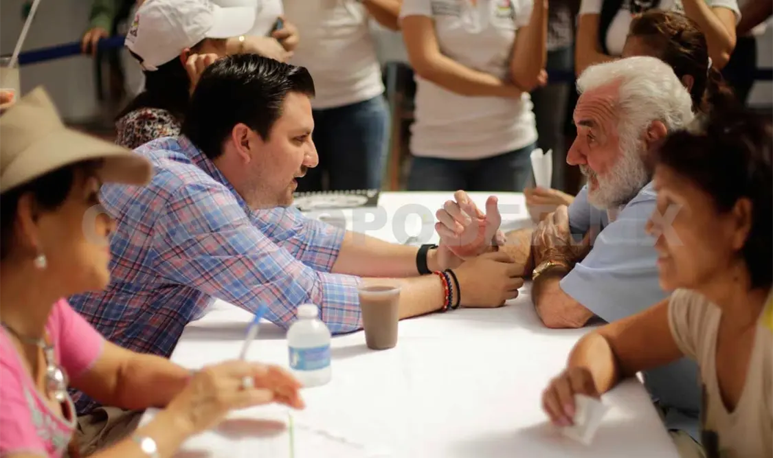 La atención es personalizada y los ciudadanos tienen oportunidad de dialogar con la autoridad. CP