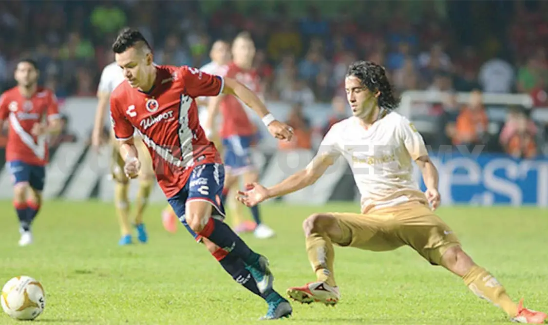 Villalva festeja el solitario gol que le da ventaja a los escualos. Cortesía