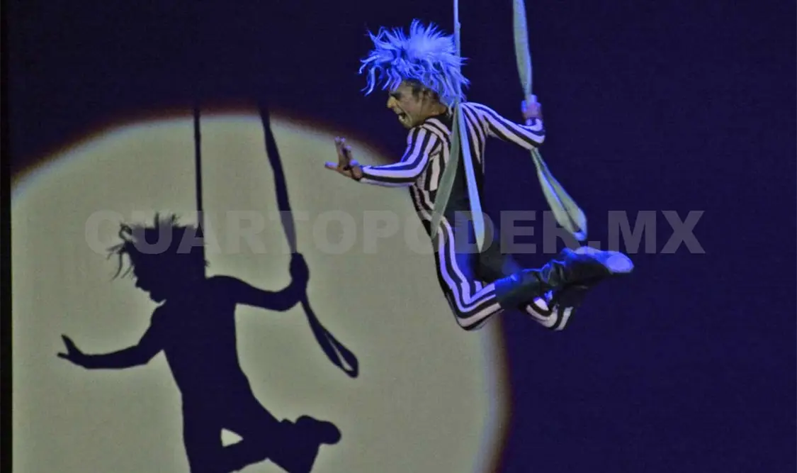 Fantasmas y acrobacias en el Teatro de la Ciudad