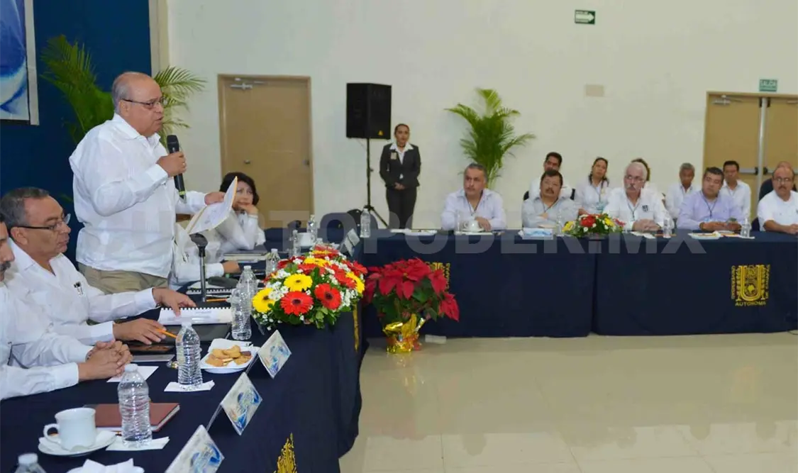 Autoridades de la Unach acordaron que los proyectos ganadores contribuirán a solucionar problemas sociales. CP