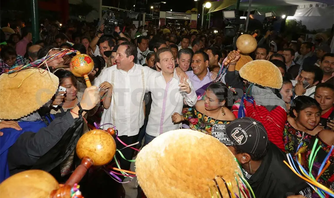 Manuel Velasco Coello, en compañía del gobernador del estado de México, Ávila Villegas, inauguro la edición 2015 de la Feria Chiapas. CP