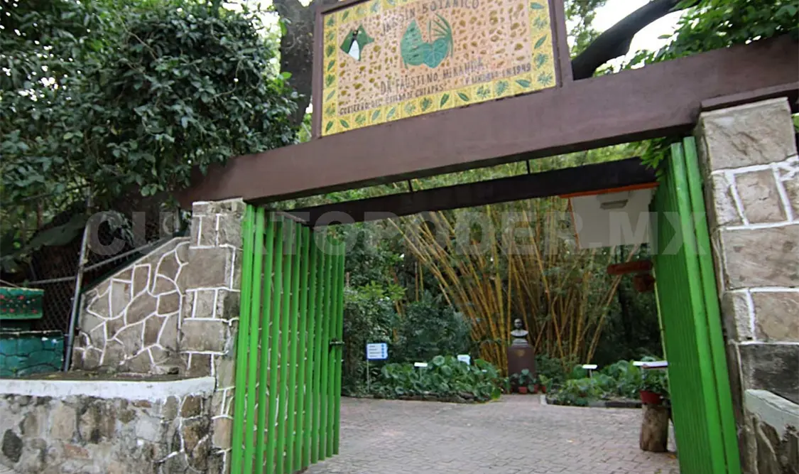 Acceso principal al Jardín Botánico CP