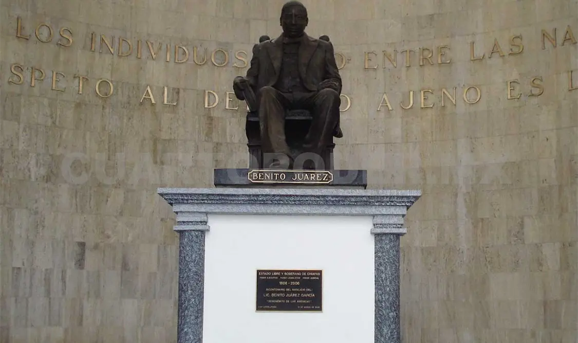 Aspecto del Congreso del Estado. A. L. M / CP
