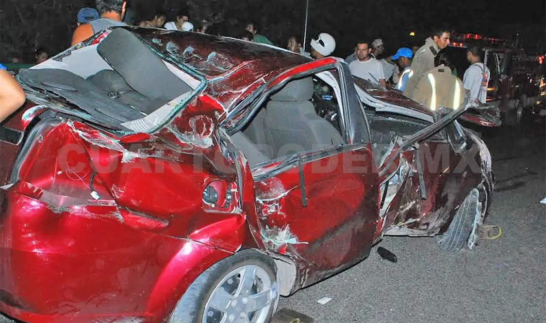 Un coche Aveo volcó la noche del viernes en la carretera Tuxtla-Chiapa de Corzo, frente a la colonia Plan Chiapas. Rafael Cabrera / CP