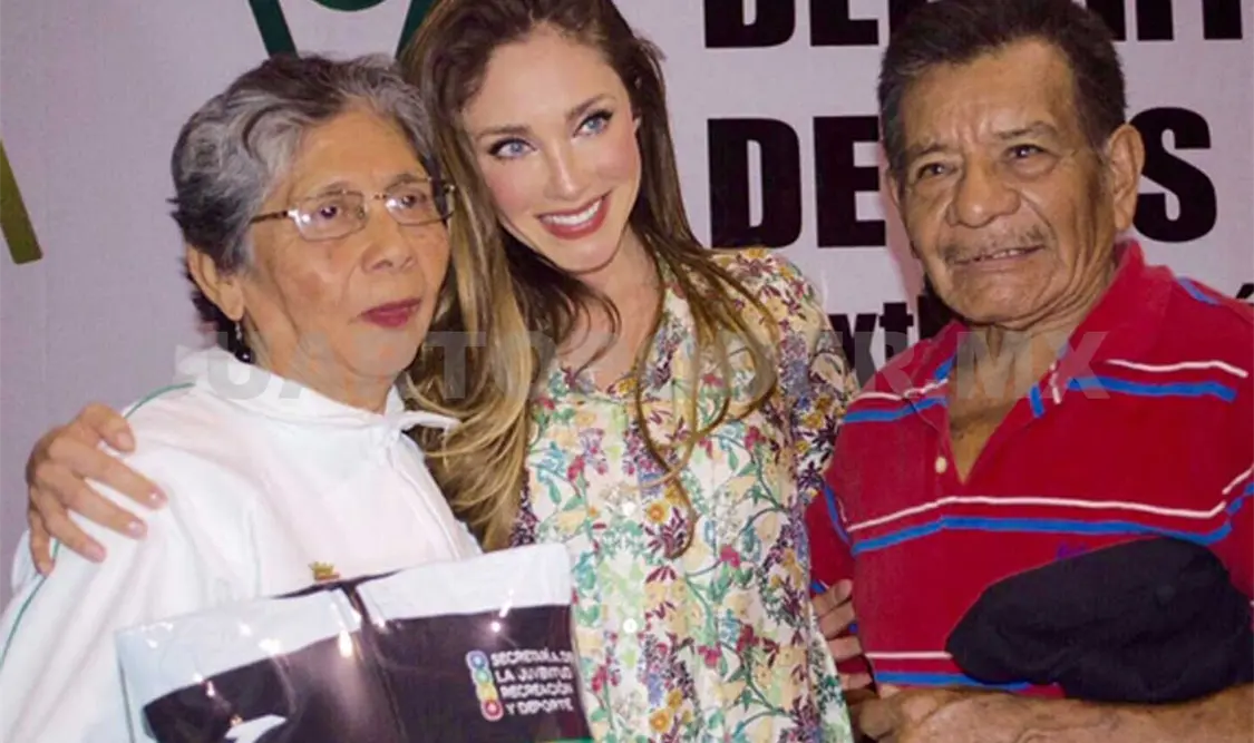 Anahí de Velasco visitó las instalaciones de la Secretaría de la Juventud, Recreación y Deporte. CP
